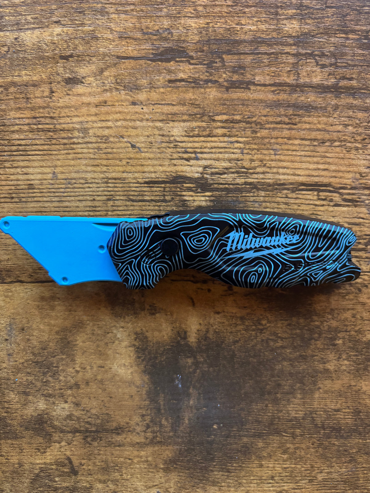 Milwaukee Compact Fastback Electric Blue Black TOPO 1500