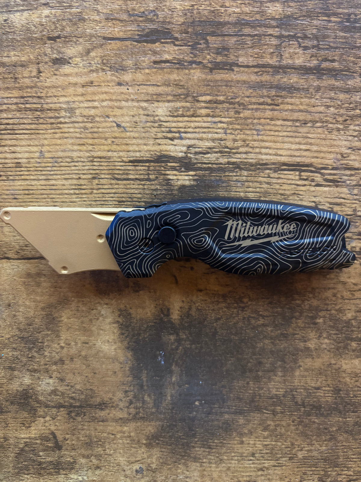 Milwaukee Compact Fastback Gold Black TOPO 1500