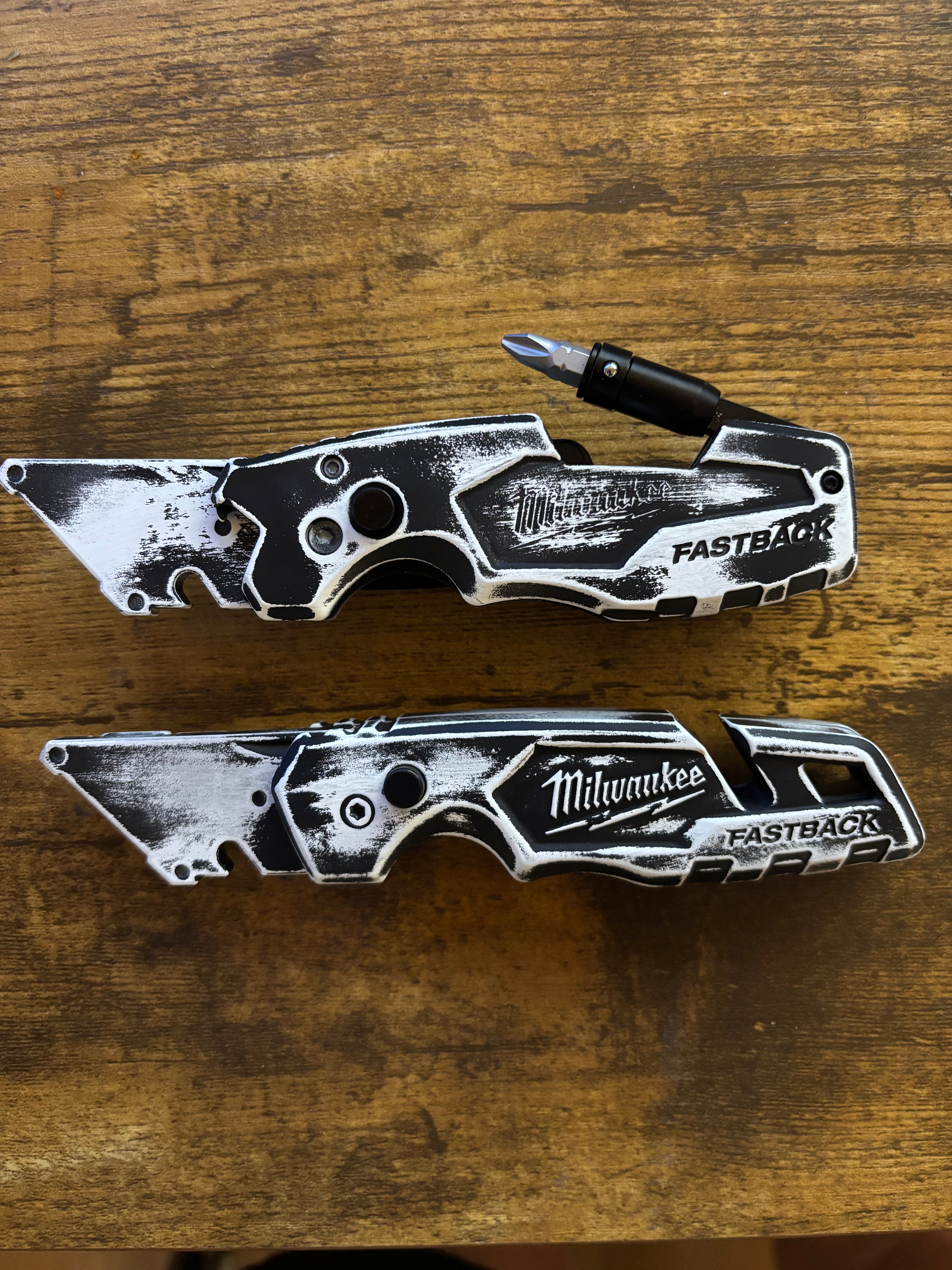 Milwaukee 6in1 Fastback White Distress Battleworn