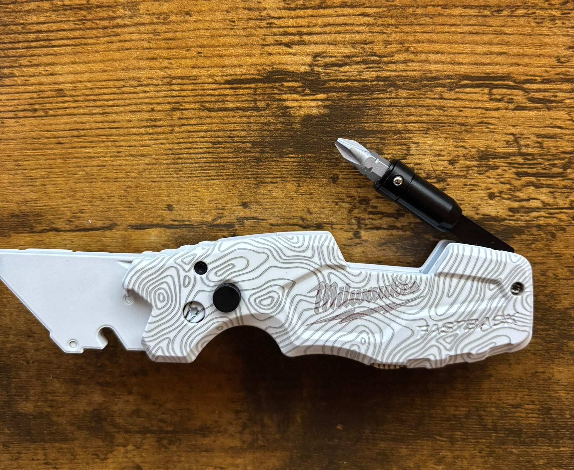Milwaukee 6in1 Fastback White Grey TOPO