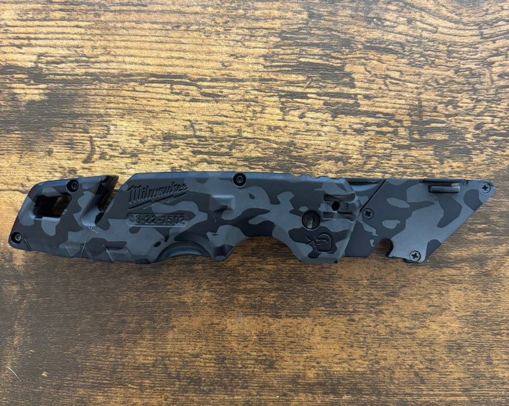 Milwaukee Fastback Black Grey Shadow Camo 1502