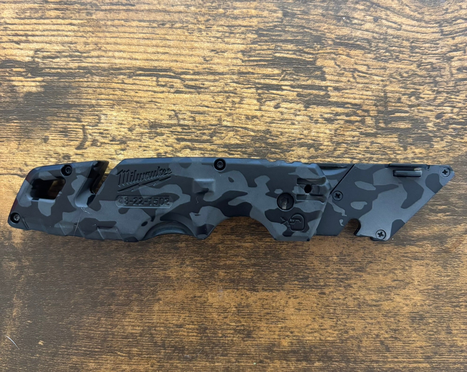 Milwaukee Fastback Black Grey Shadow Camo 1502